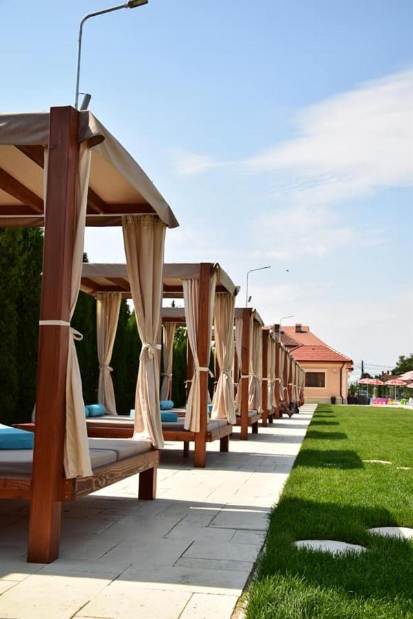 Pensiunea Trei Pini Seini Exterior foto