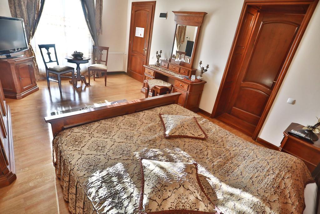 Pensiunea Trei Pini Seini Exterior foto